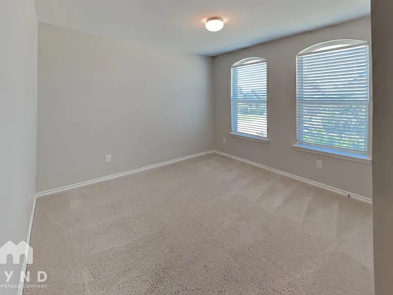 529 Paloma St — Photo 15