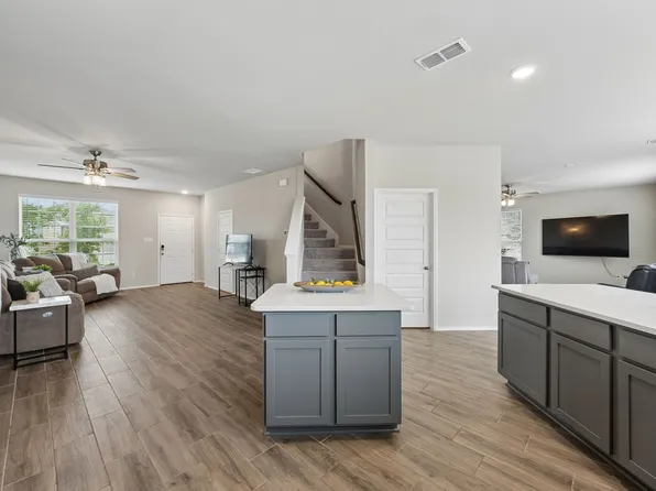 925 Billups Dr, Van Alstyne, TX 75495
