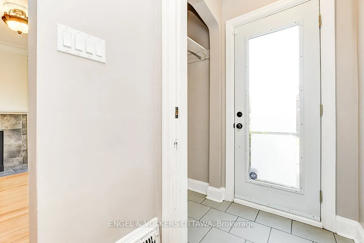4 bed, $3,300 — Photo 4