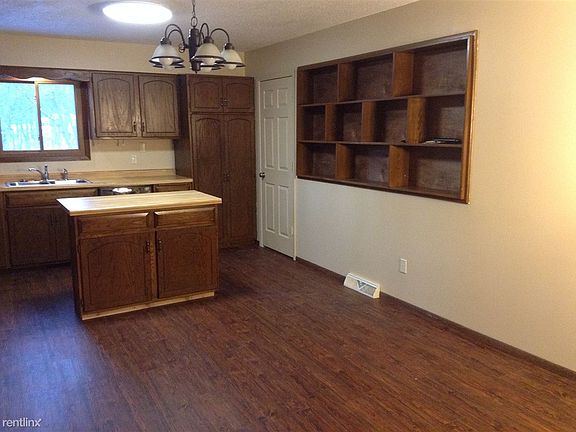 15375 - Dining Area