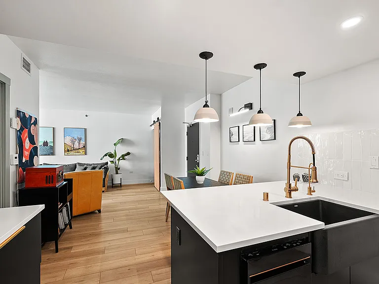 425 W Beech St #535 — Photo 5