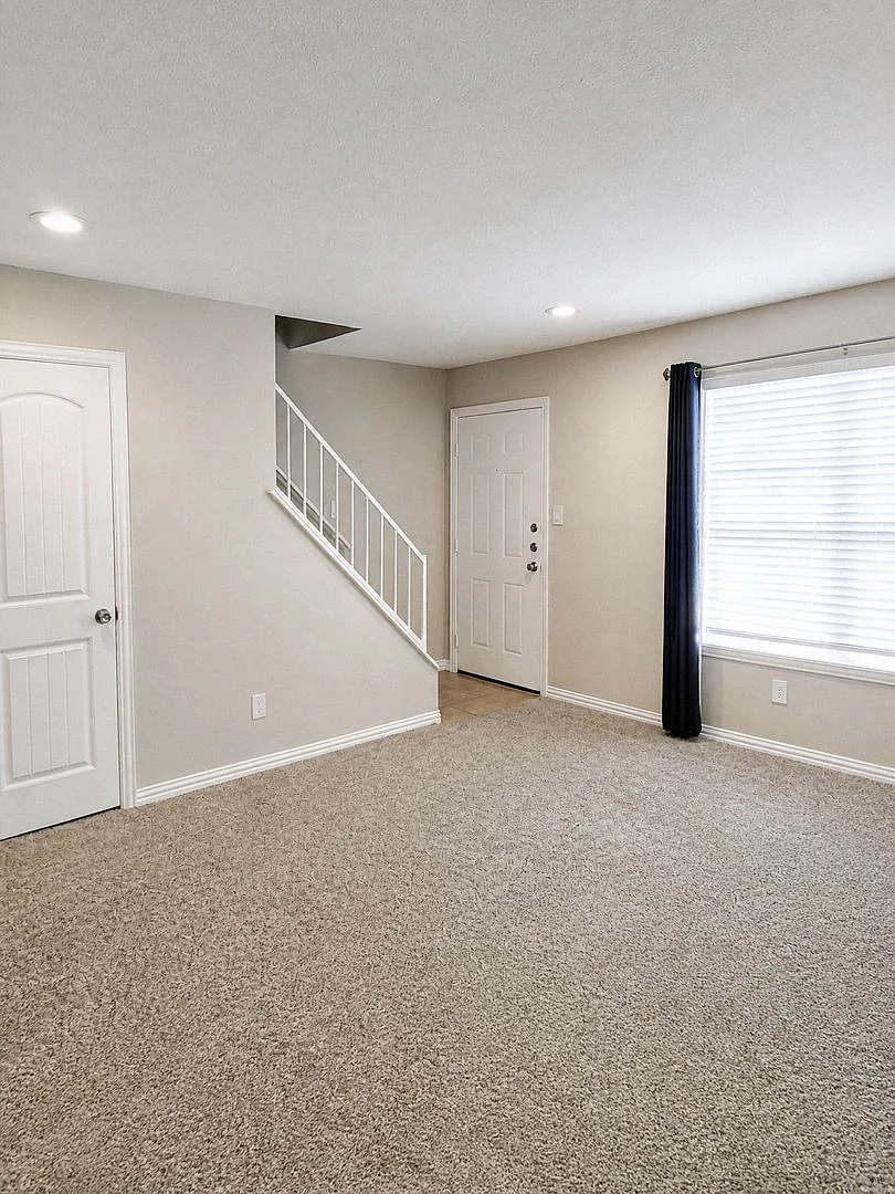 2016 Paisley Dr Unit E, Arlington, TX 76015 — Photo 2