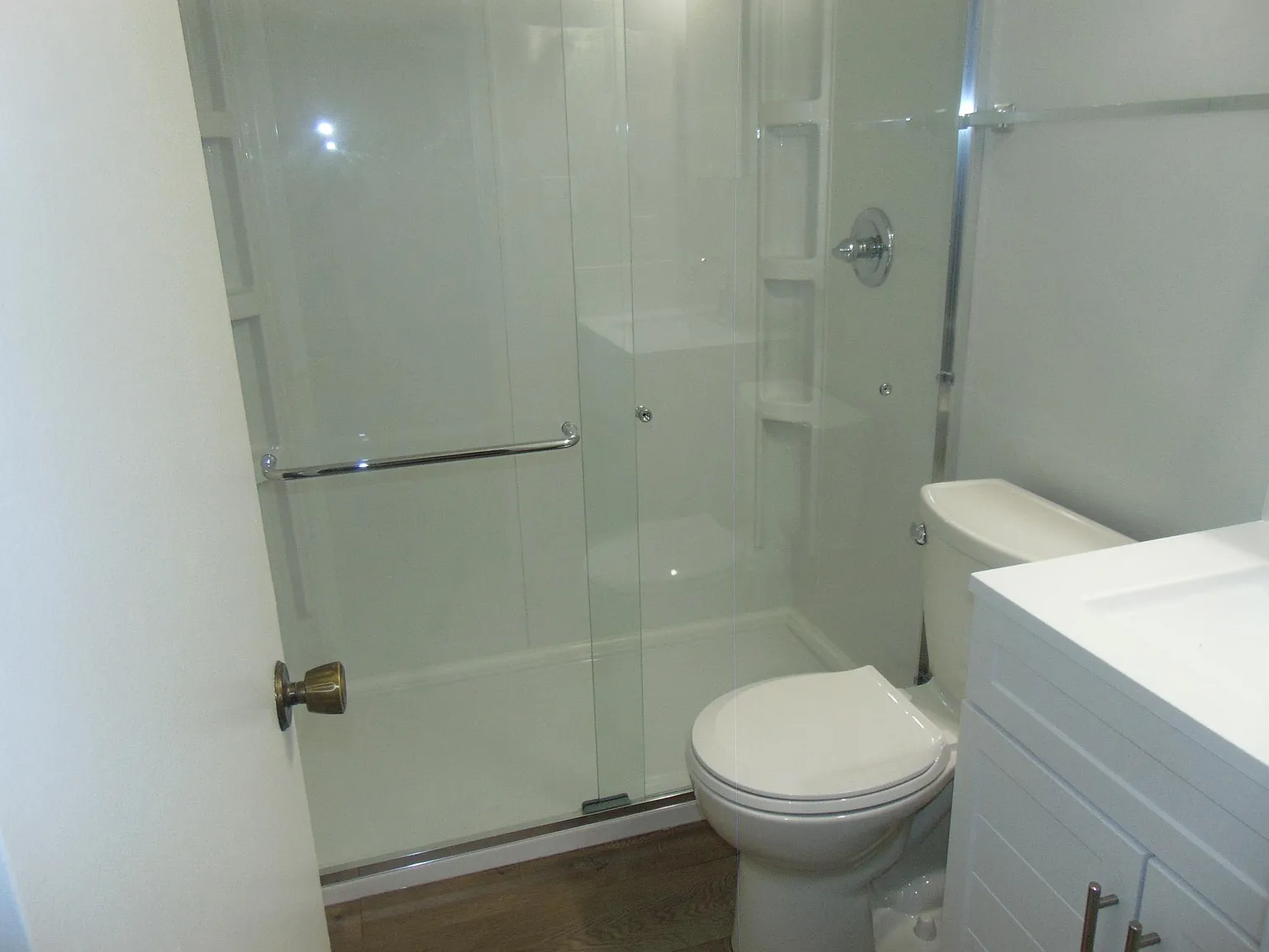 1 bed, 800 sqft, $1,350 — Photo 4
