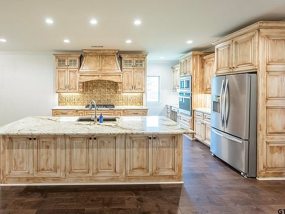 3rd image of 2614 Barton Creek Cir