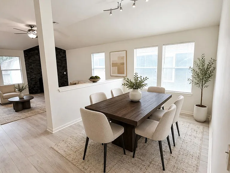 206 Sunshadow Dr — Photo 4