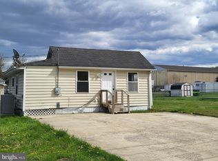 15 Meadow Rd, New Castle, DE 19720