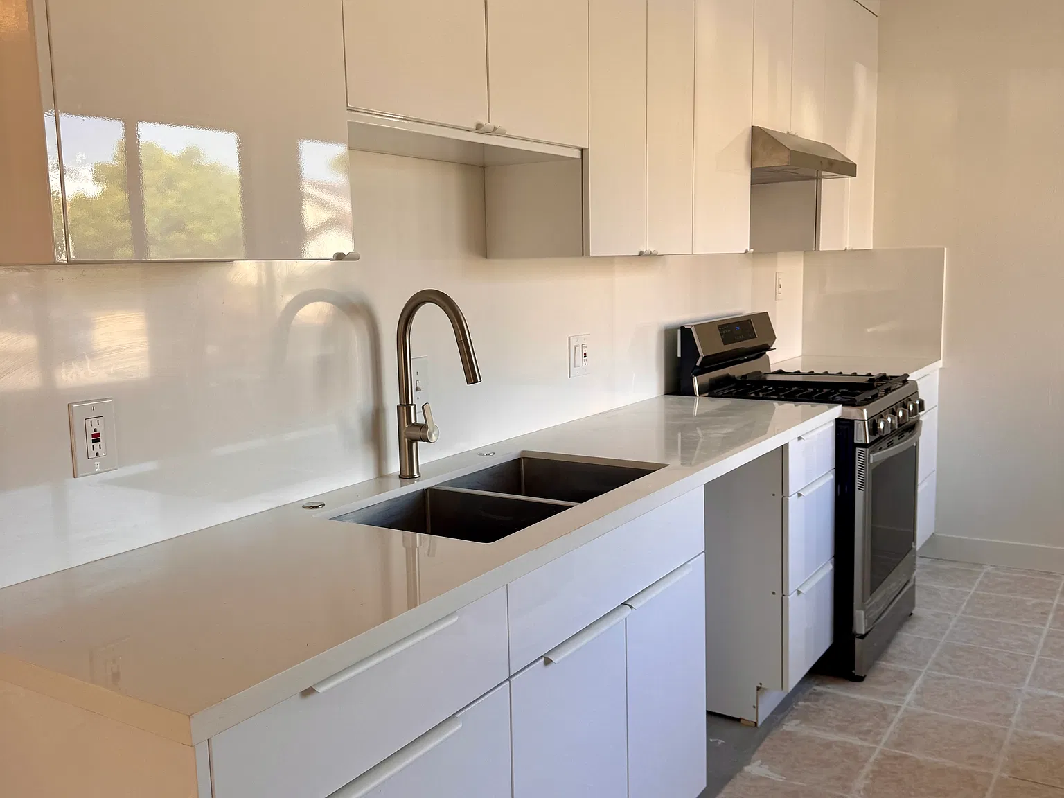3933 Tilden Ave — Photo 1
