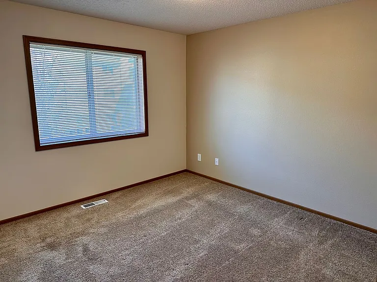 Park Avenue Apartments — Photo 25