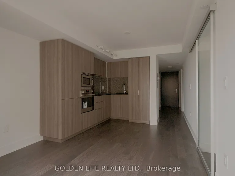 955 Bay St #1614 — Photo 3