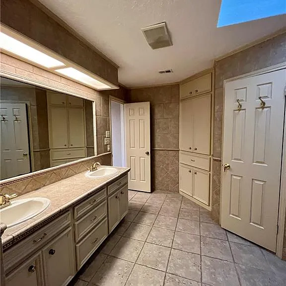 8706 Sandstone Dr — Photo 20