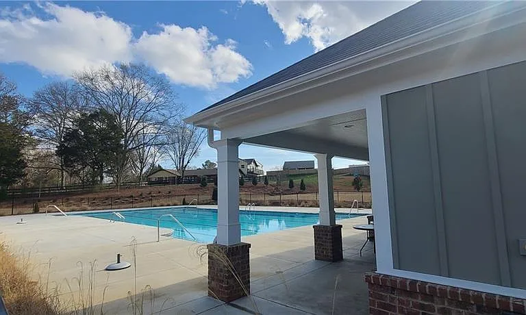132 Verona Dr NW — Photo 16