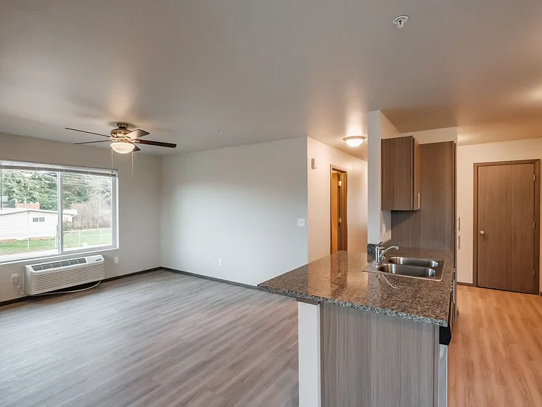 Cherry Glen Apartments — Photo 31