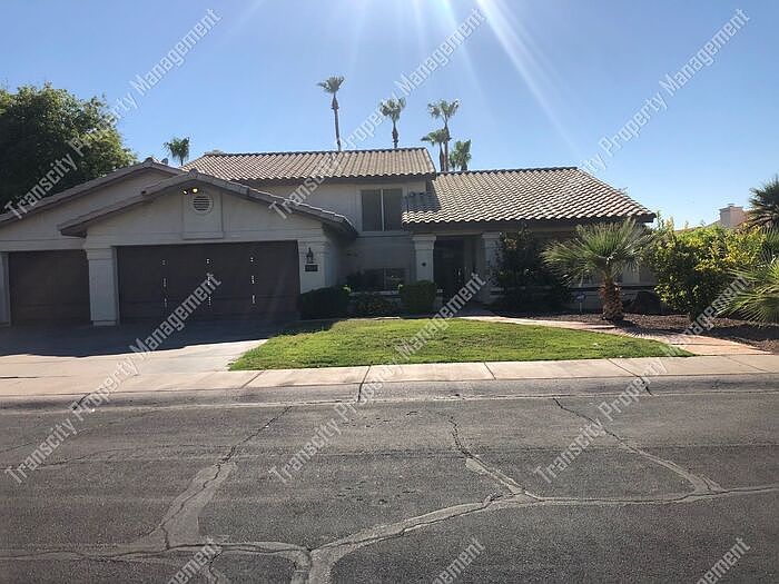 1st image of 8104 S Kenwood Ln