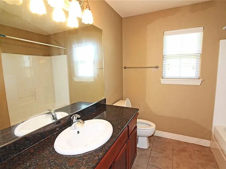 4302 Lilly St — Photo 16