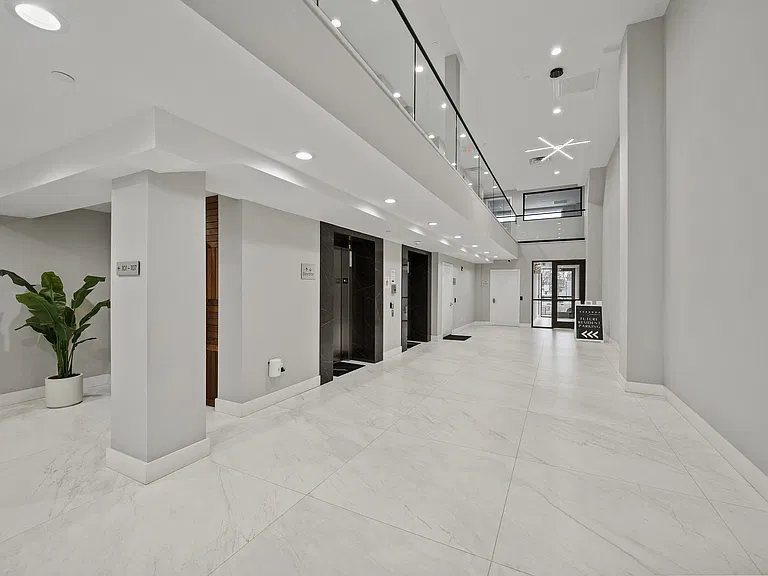 Veranda Apartments — Photo 20