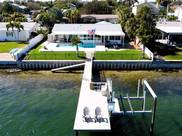 4098 Coquina Key Dr SE, Saint Petersburg, FL 33705