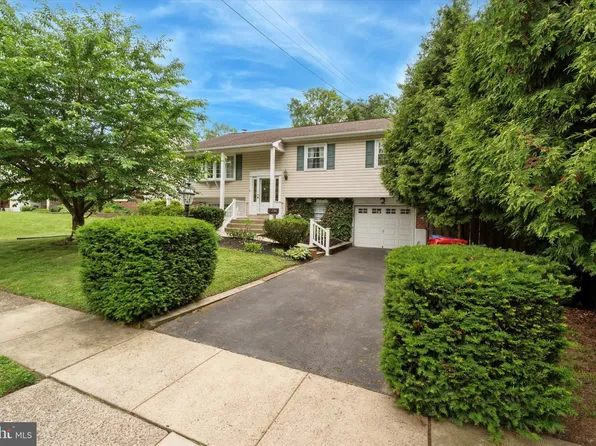 709 Parmentier Rd, Warminster, PA 18974