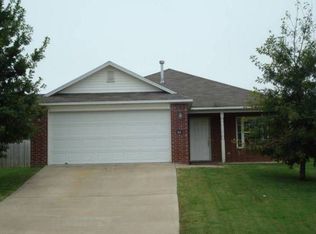 905 S Parkwood Dr, Fayetteville, AR 72701