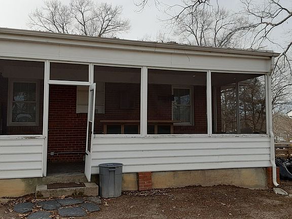 4th image of 2213 Mendota Dr