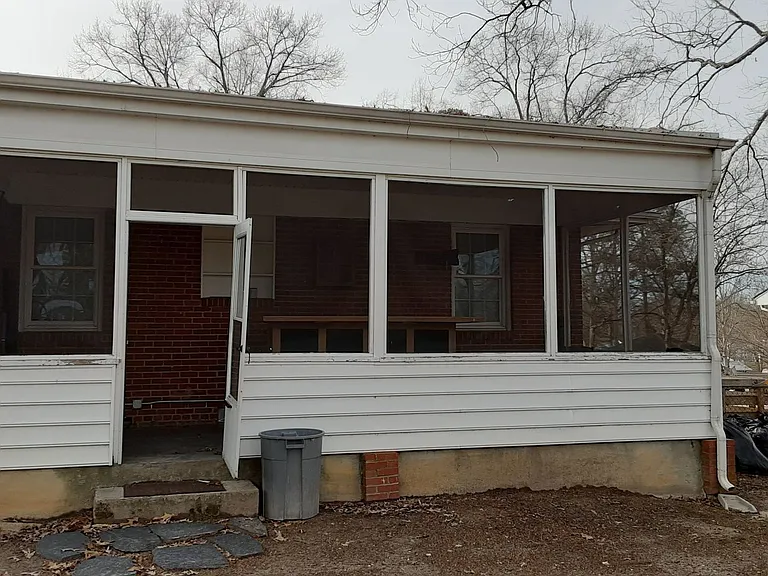 2213 Mendota Dr — Photo 4