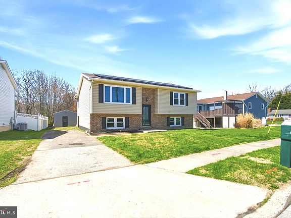 2nd image of 302 West Rd