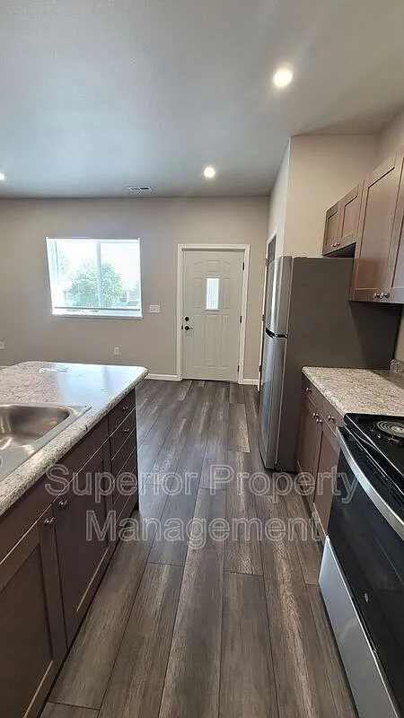 2 bed, 1.0 bath, 900 sqft, $1,400 — Photo 4