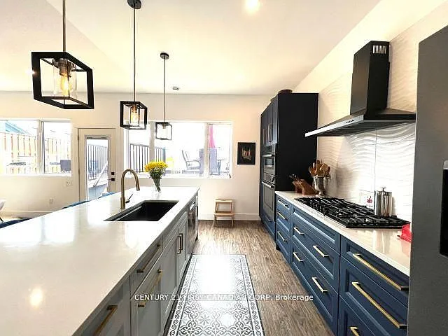 218 Joseph St #UPPER — Photo 3