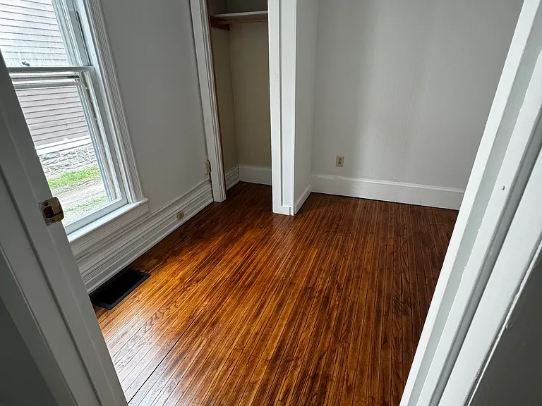 25 Cedar St #1 — Photo 3