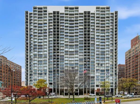 3200 N Lake Shore Dr APT 604, Chicago, IL 60657