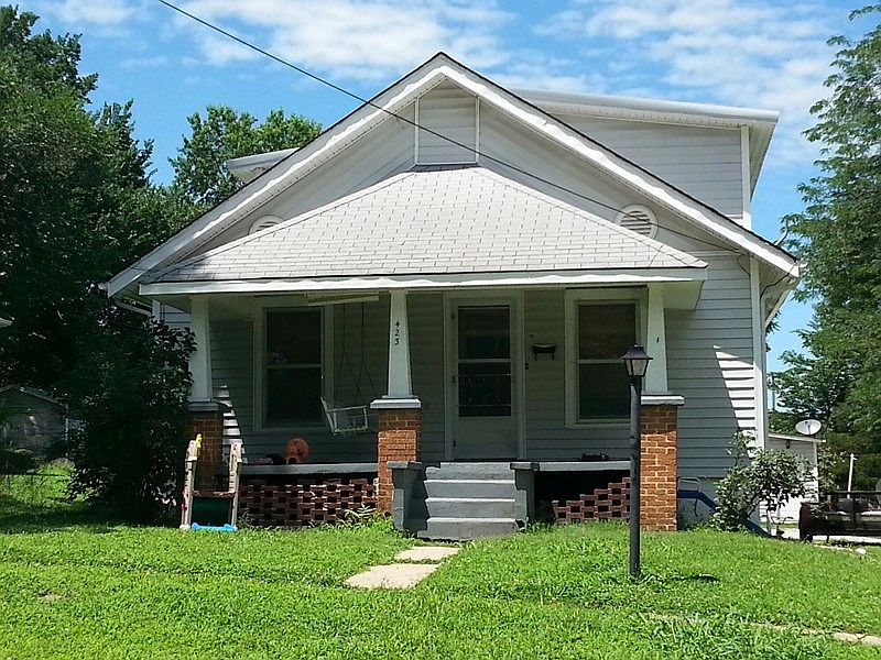 2nd image of 423 E Sycamore St