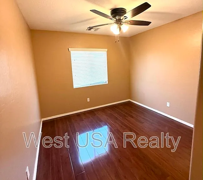 8821 S 40th Dr — Photo 15
