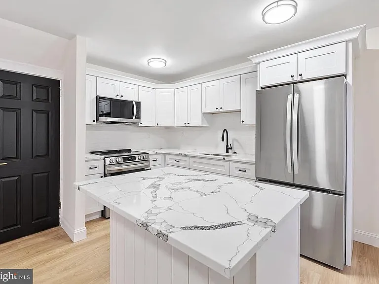 1118 Brown St #318 — Photo 14