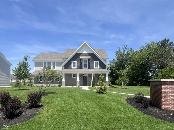 934 Apryl Dr, Greenwood, IN 46143