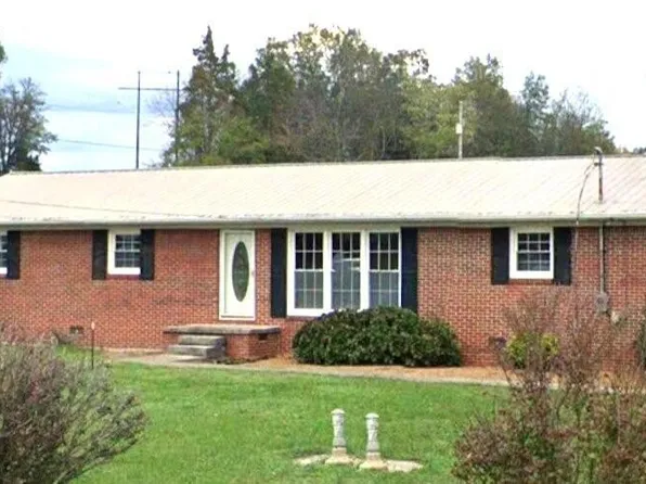 992 Shelly Rd, Decherd, TN 37324