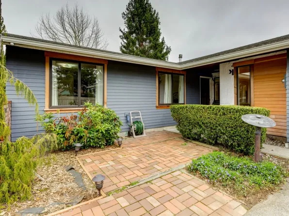 1203 Kale Ln, Bellingham, WA 98226
