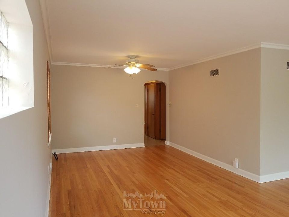 1st image of 5209 W Montrose Ave #2
