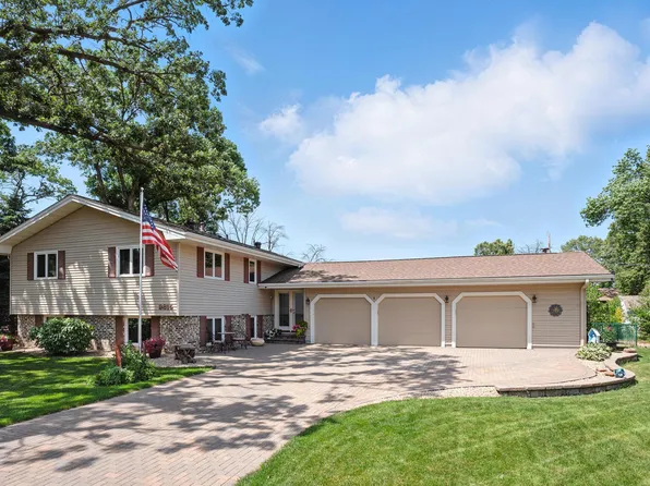 9815 161st St W, Lakeville, MN 55044