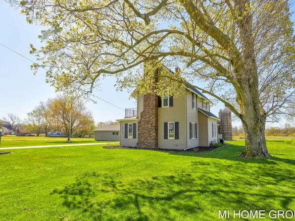 4958 136th Ave, Hamilton, MI 49419