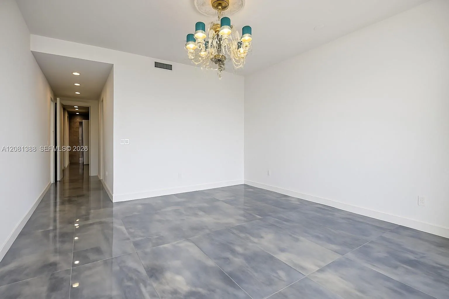 Millennium Tower Residenc — Photo 2