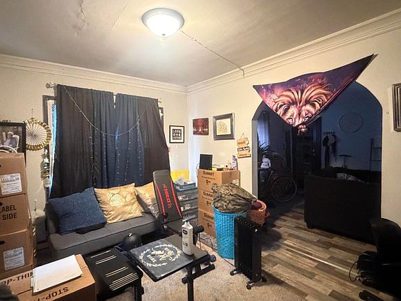 4th image of 1003 N Franklin St