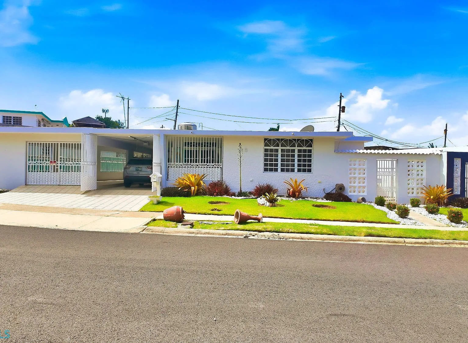 3 bed, 3.5 bath, 1379 sqft, $1,550 — Photo 1