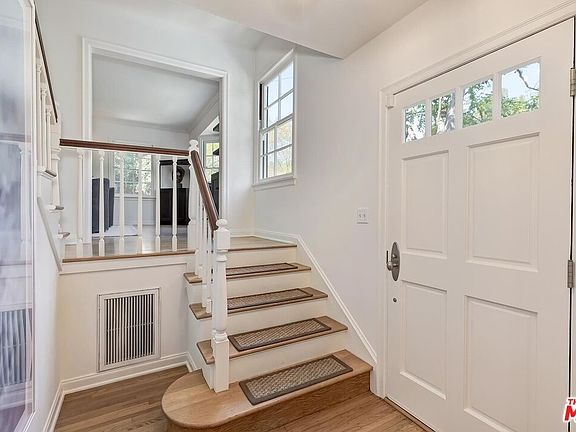 4th image of 2872 Westshire Dr