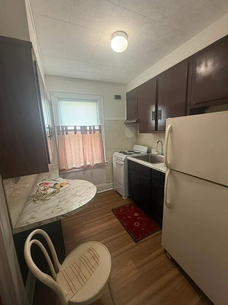 Studio, $1,700 — Photo 2