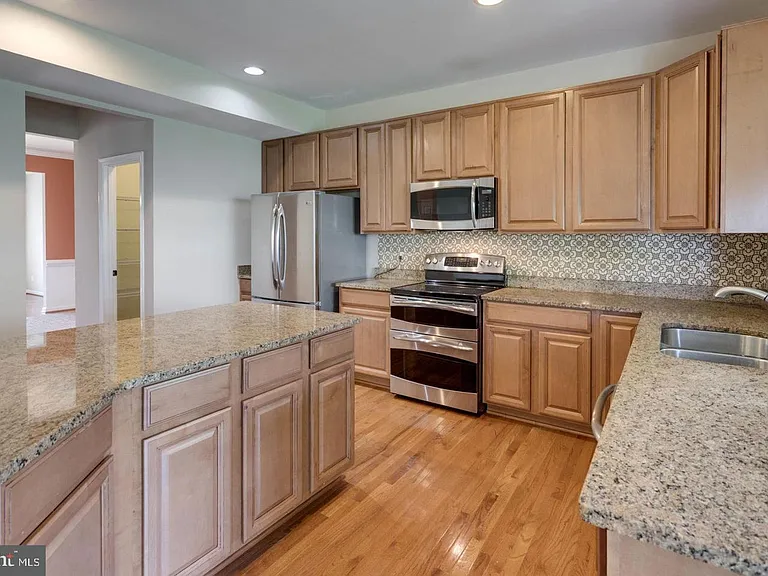 12760 Manor Hall Ct — Photo 14