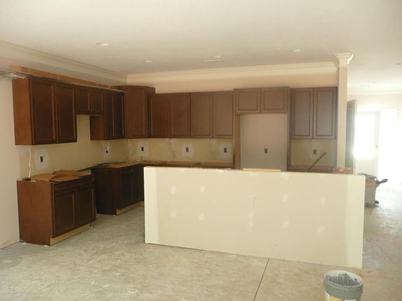 2nd image of 7669 Saddlebrooke Dr