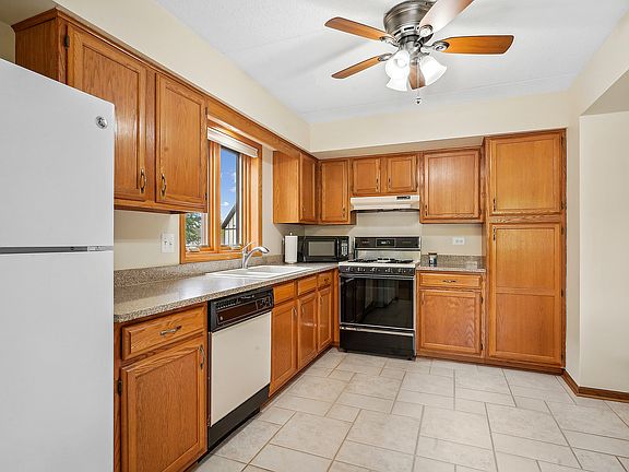 5th image of 17950 Royal Oak Ct APT 2S