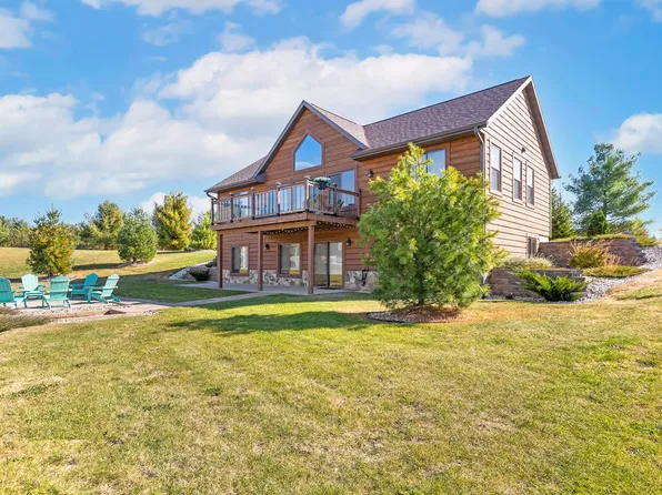 W5642 Island Lake Dr, New Lisbon, WI 53950