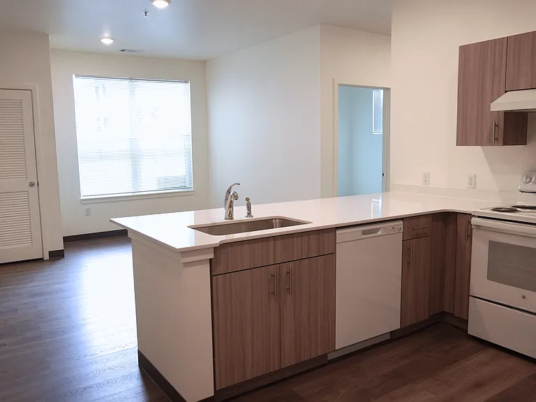 Gateway Village Apartments — Photo 2