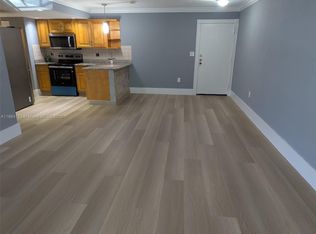 13700 SW 62nd St APT 204, Miami, FL 33183