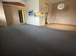 819 Minnesota Dr APT 204, Troy, MI 48083